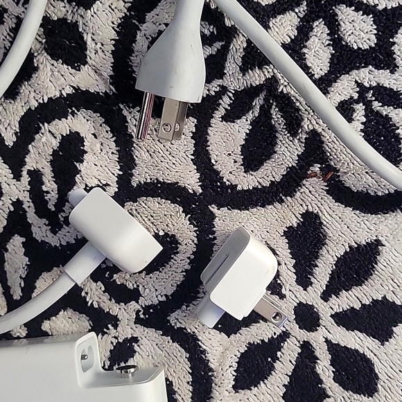 Apple 85 W Magsafe 2 Power Adapter for Mac book pro with retina display - Picture 6 of 9